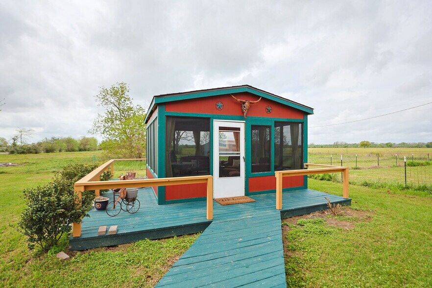 More Photos Of 10191 Bonner Rd, Pattison Specialty For Sale