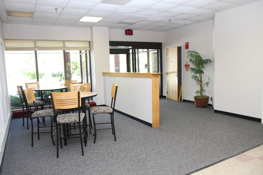 More Photos Of 1356 Washington St, Bath Storefront Retail Office For Lease