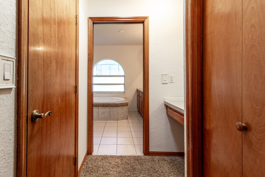 More Photos Of 3255 SE 3rd Ave, Ocala Office Residential For Sale