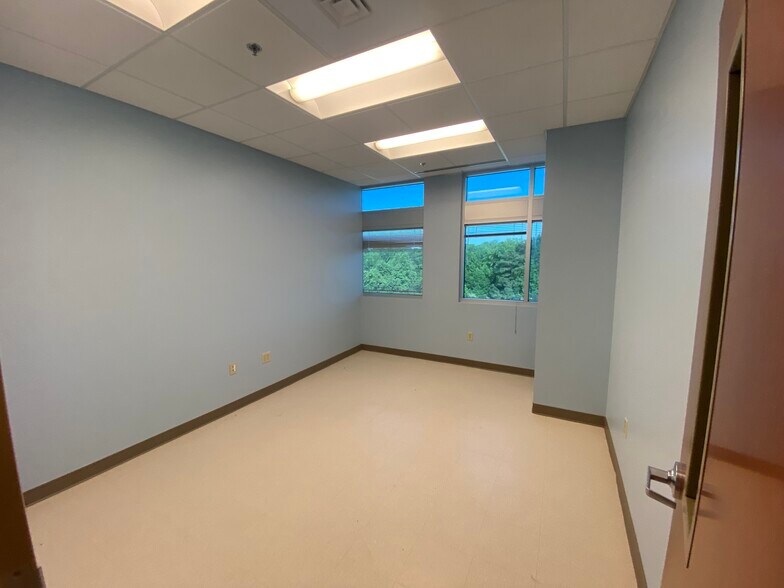 More Photos Of 1650 Skylyn Dr, Spartanburg Medical For Lease