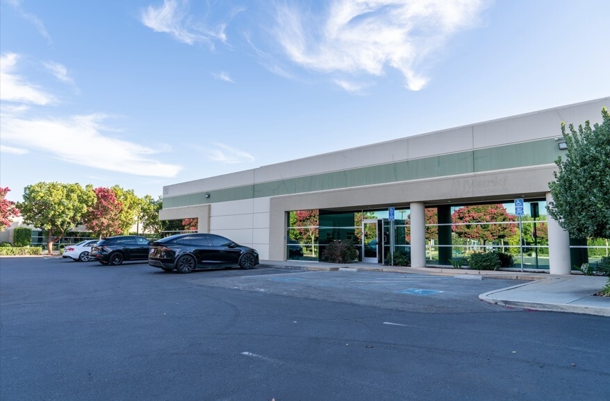 More Photos Of 215-219 Vineyard Ct, Morgan Hill Manufacturing For Sale