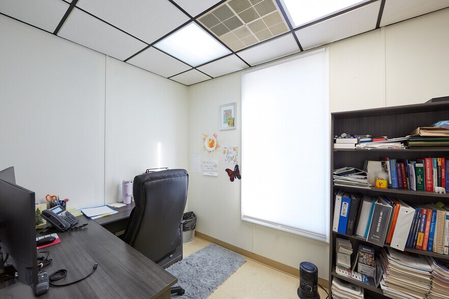 More Photos Of 2792 Egypt Rd, Audubon Medical For Lease