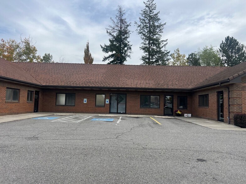 More Photos Of 826 N Mullan Rd, Spokane Office For Lease