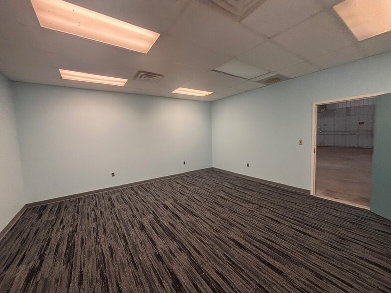 More Photos Of 6263 Taft Rd, Syracuse Warehouse For Lease