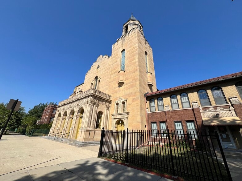 More Photos Of 5212 W Agatite Ave, Chicago Religious Facility For Sale