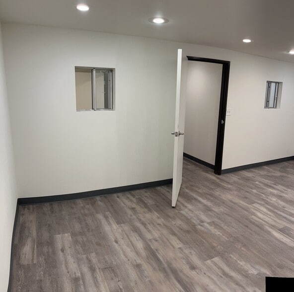 More Photos Of 269-299 W Allen Ave, San Dimas Unknown For Lease