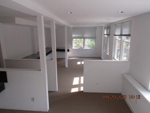 More Photos Of 124 Main St, Deep River Freestanding For Lease