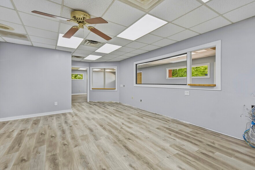 More Photos Of 953 Lane Ave S, Jacksonville Medical For Lease