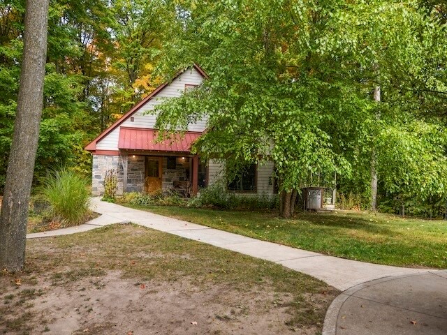 More Photos Of 55 S Hope Rdg, Traverse City Lodge Meeting Hall For Sale