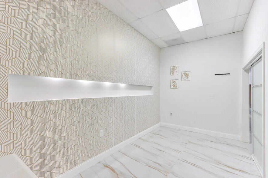 More Photos Of 5725 State Bridge Rd, Johns Creek Freestanding For Lease