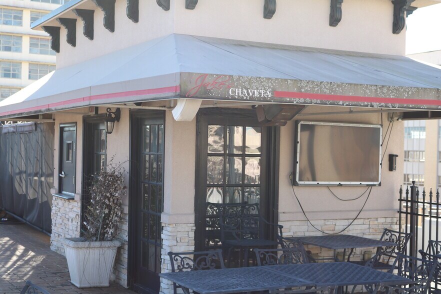 More Photos Of 111 E Erwin St, Tyler Storefront Retail Office For Sale