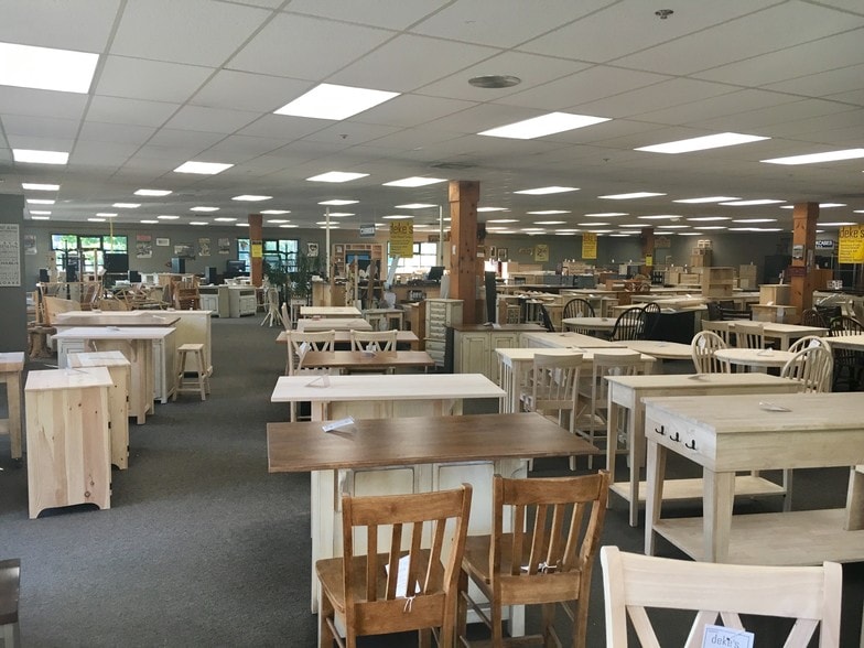 More Photos Of 312 E Main St, Branford Freestanding For Lease