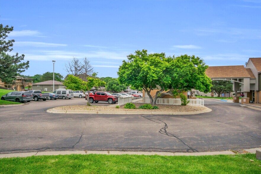 More Photos Of 4107 Central Ave, Kearney Assisted Living For Sale