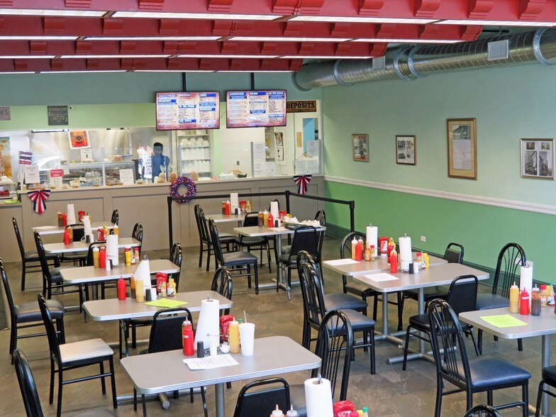 More Photos Of 331 W Forsyth St, Jacksonville Restaurant For Lease