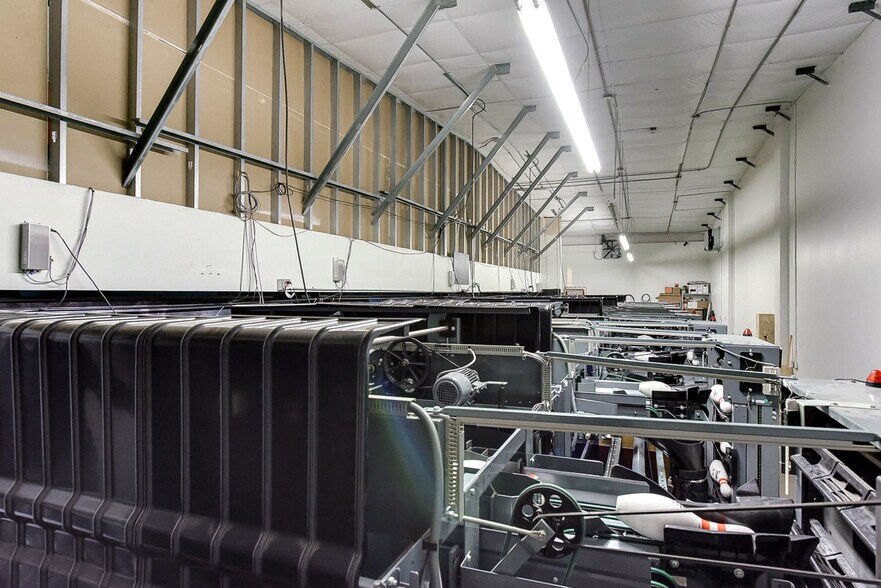 More Photos Of 1818 Central Ave, Auburn General Retail For Sale