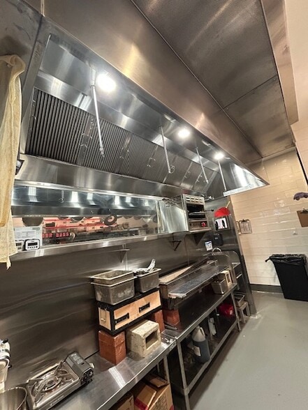 More Photos Of 6523-6529 Hollywood Blvd, Los Angeles Storefront For Lease