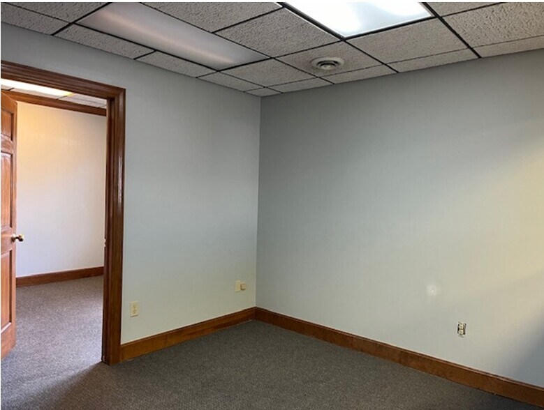 More Photos Of 211 Kenbrook Dr, Vandalia Office For Lease