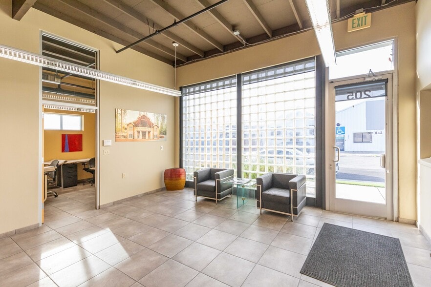 More Photos Of 205 23rd St, Sacramento Flex For Sale
