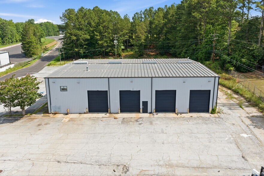 More Photos Of 6520 Marbut Rd, Lithonia Warehouse For Lease
