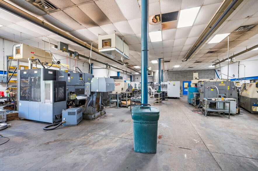 More Photos Of 151 Hanger Cir, Richmond Warehouse For Lease