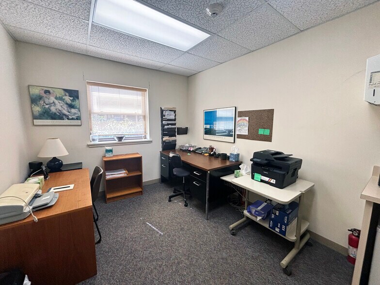 More Photos Of 278 Lafayette Rd, Portsmouth Office For Sale