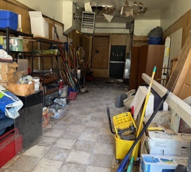 More Photos Of 6507 1/2 S Saint Lawrence Ave, Chicago Storefront For Sale