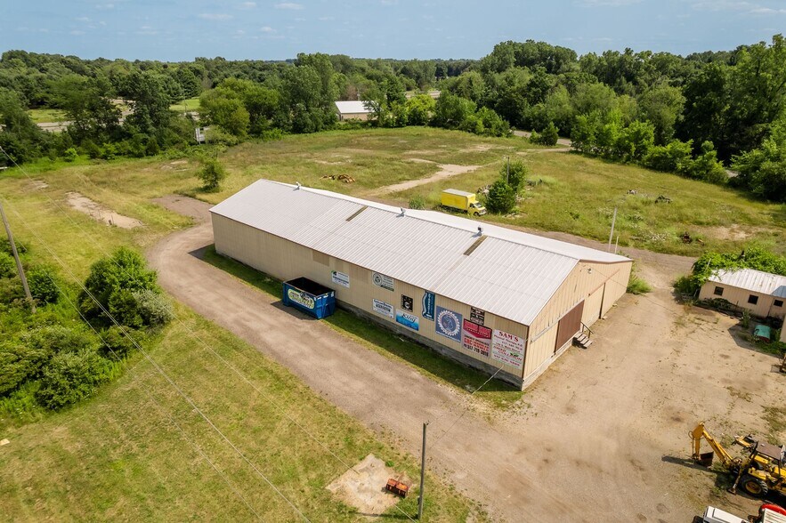 More Photos Of 2511 W Bellevue Rd, Leslie Warehouse For Sale