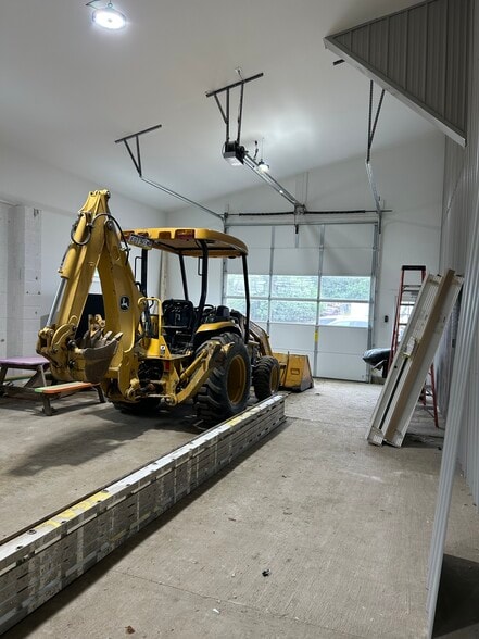 More Photos Of 441 Clover Mill Rd, Exton Self Storage For Lease