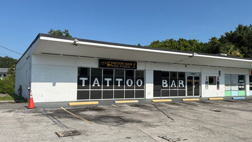 More Photos Of 2986-2990 S Sanford Ave, Sanford Freestanding For Lease
