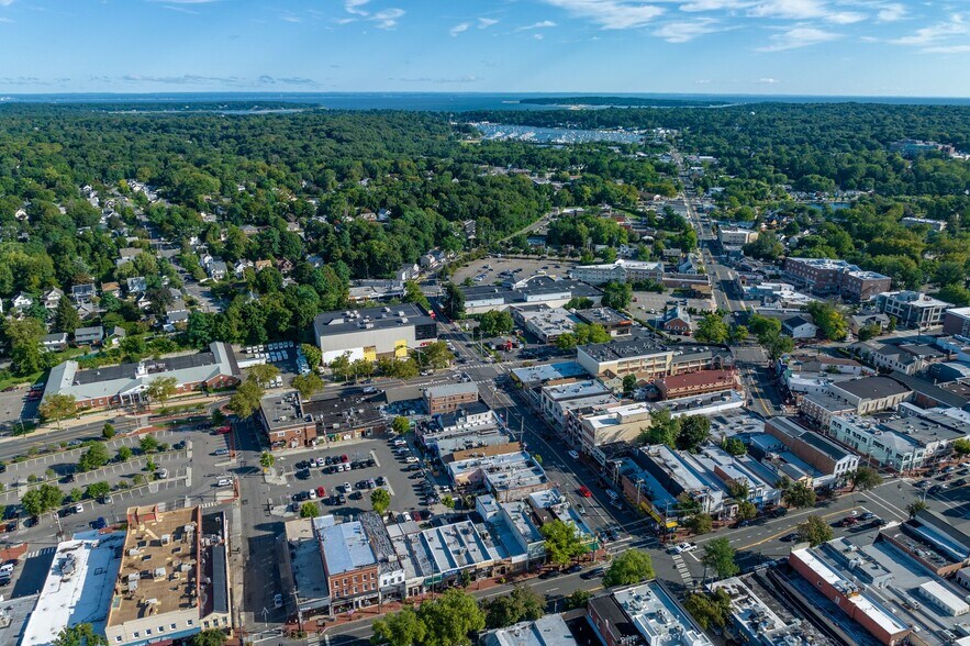 More Photos Of 8 Wall St, Huntington Restaurant For Sale