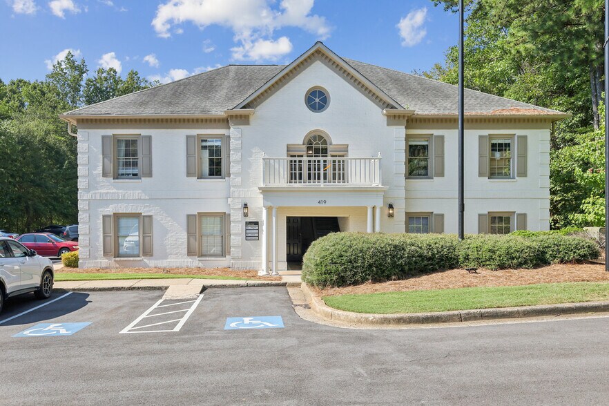 More Photos Of 419 E Crossville Rd, Roswell Medical For Lease