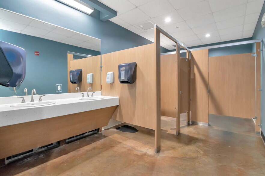 More Photos Of 1208 E Kennedy Blvd, Tampa Apartments For Sale