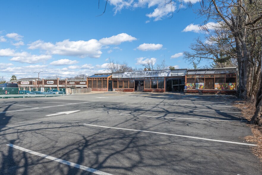 More Photos Of 306 S Main St, New City Freestanding For Lease