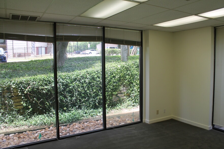 More Photos Of 7475 Callaghan Rd, San Antonio Office For Lease