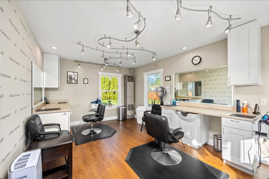 More Photos Of 401 N Stephen St, Clark Fork Storefront Retail Residential For Sale