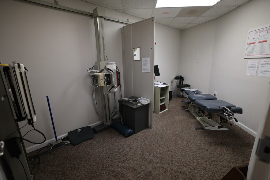 More Photos Of 19500-19536 Doctors Dr, Germantown Medical For Sale