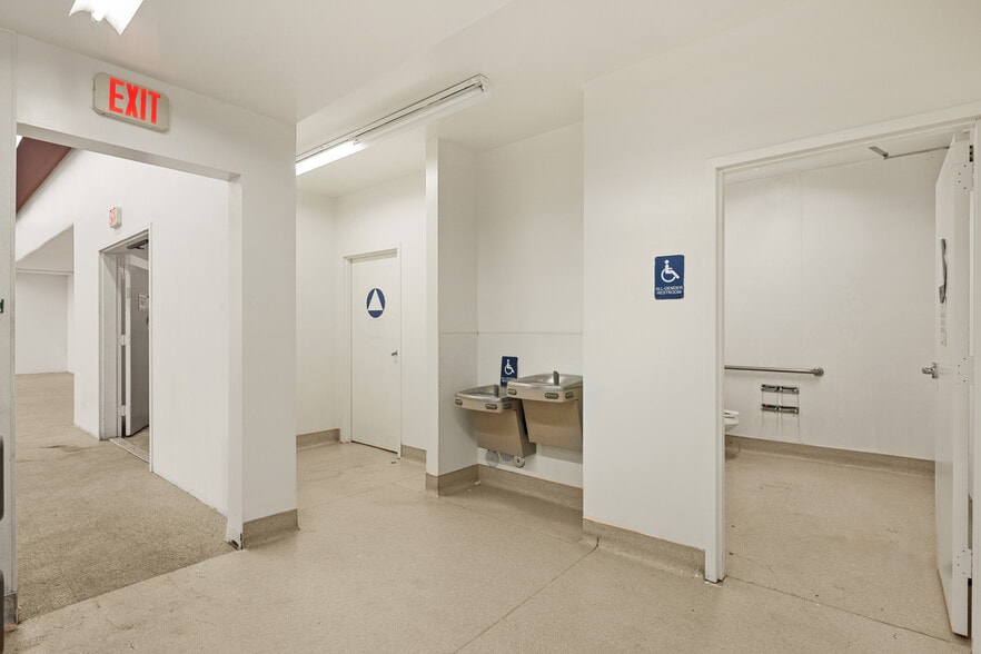 More Photos Of 2700 N Broadway, Los Angeles Freestanding For Lease