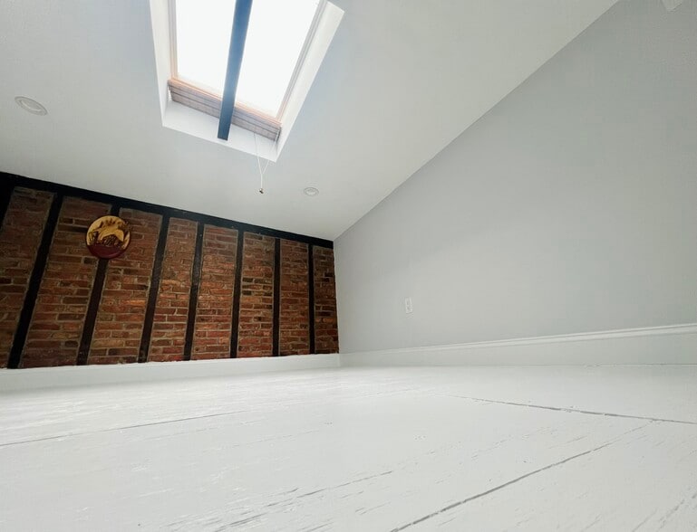 More Photos Of 197 Nassau Ave, Brooklyn Apartments For Sale