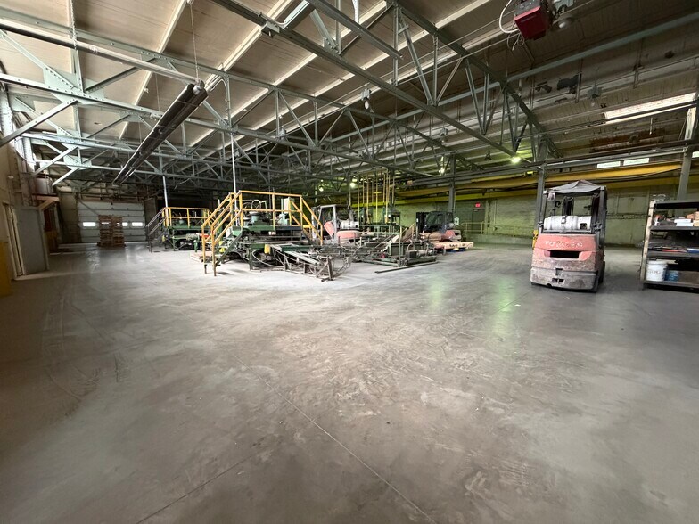 More Photos Of 816 N Milan St, Canal Fulton Warehouse For Sale
