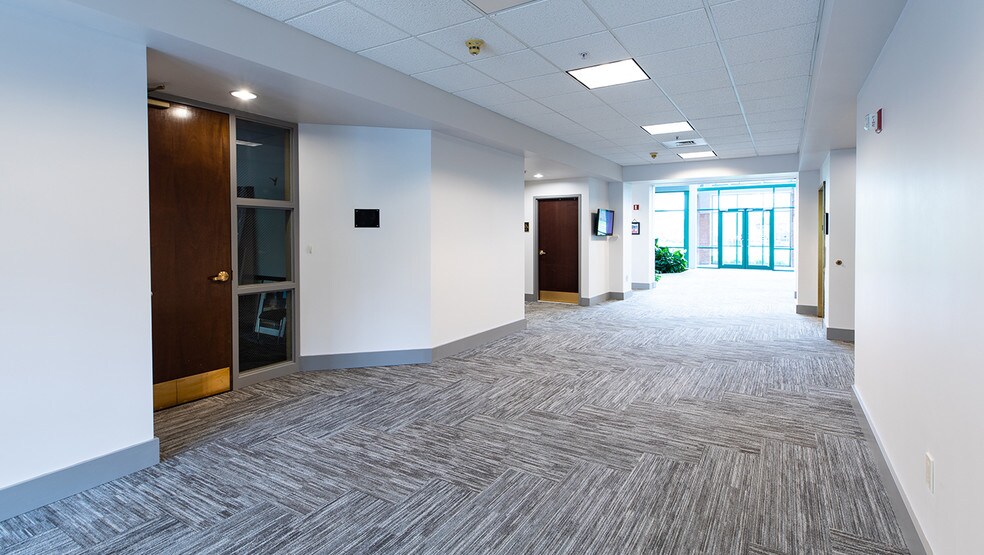 More Photos Of 400 Essjay Rd, Williamsville Office For Lease