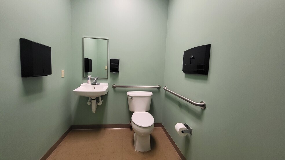 More Photos Of 812 Candy Park Rd, Pembroke Medical For Lease