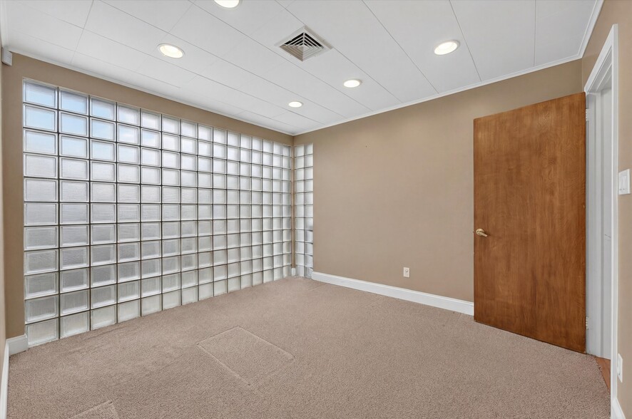 More Photos Of 201 Homestead Ave, Maybrook Office For Sale