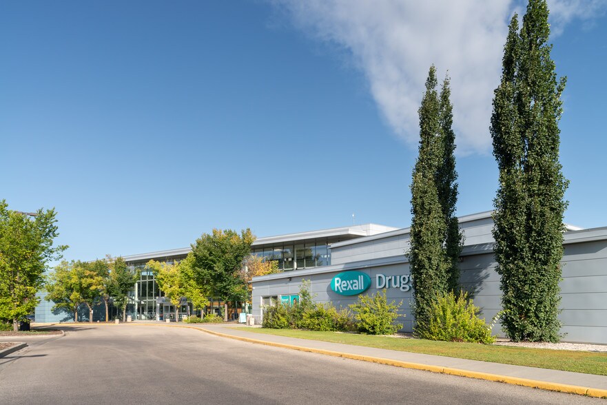 More Photos Of 505 Queen St, Spruce Grove Medical For Lease