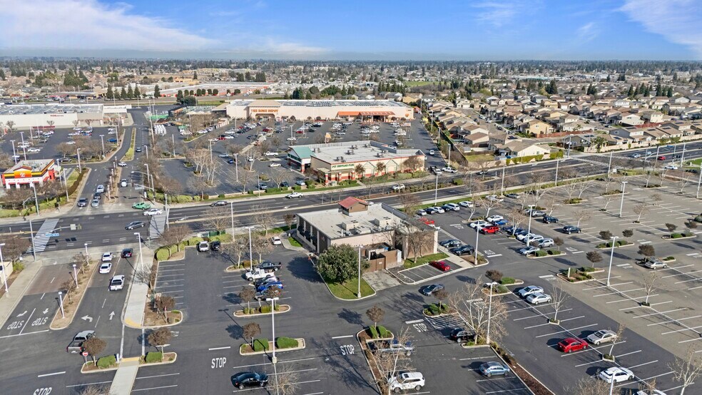 More Photos Of 2801 Countryside Dr, Turlock Restaurant For Sale