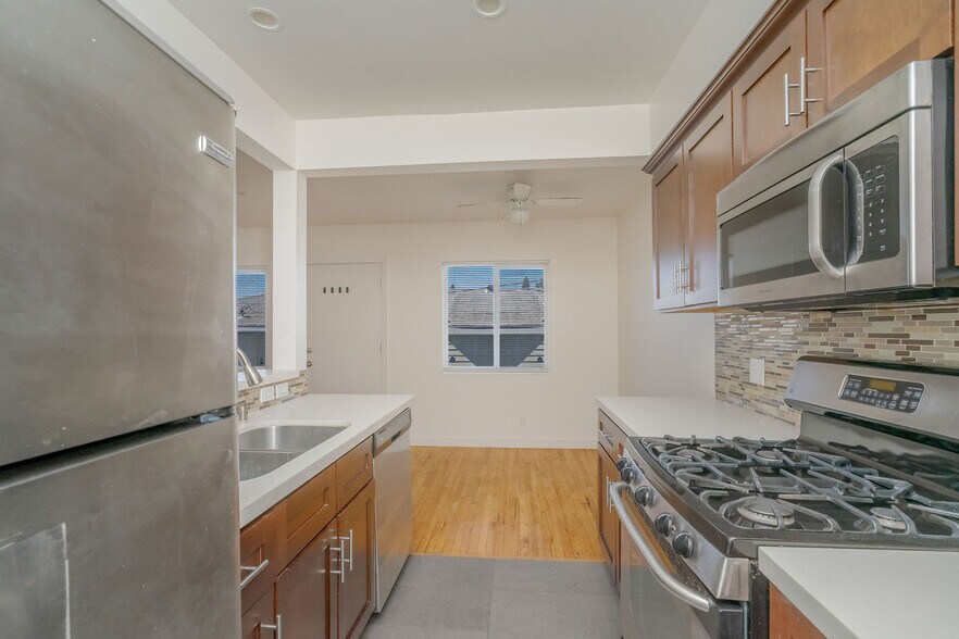 More Photos Of 612 Aerick St, Inglewood Apartments For Sale