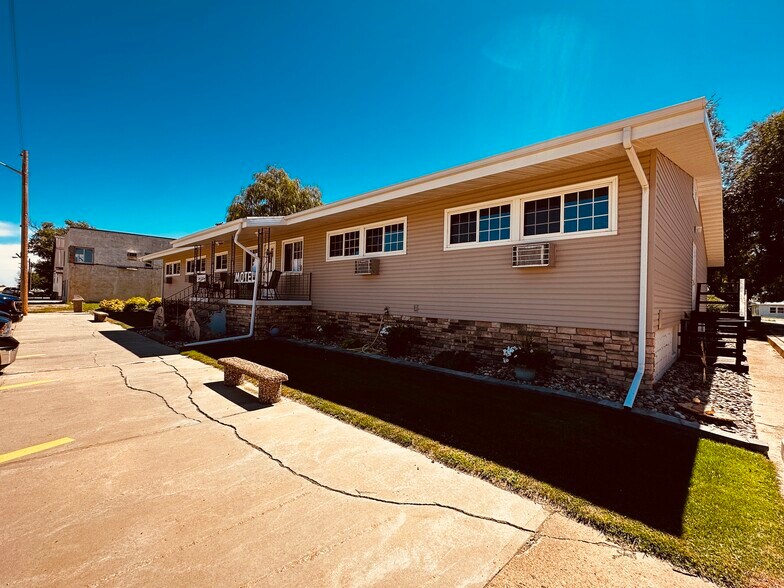 More Photos Of 107 E Main St, Bison Hotel For Sale