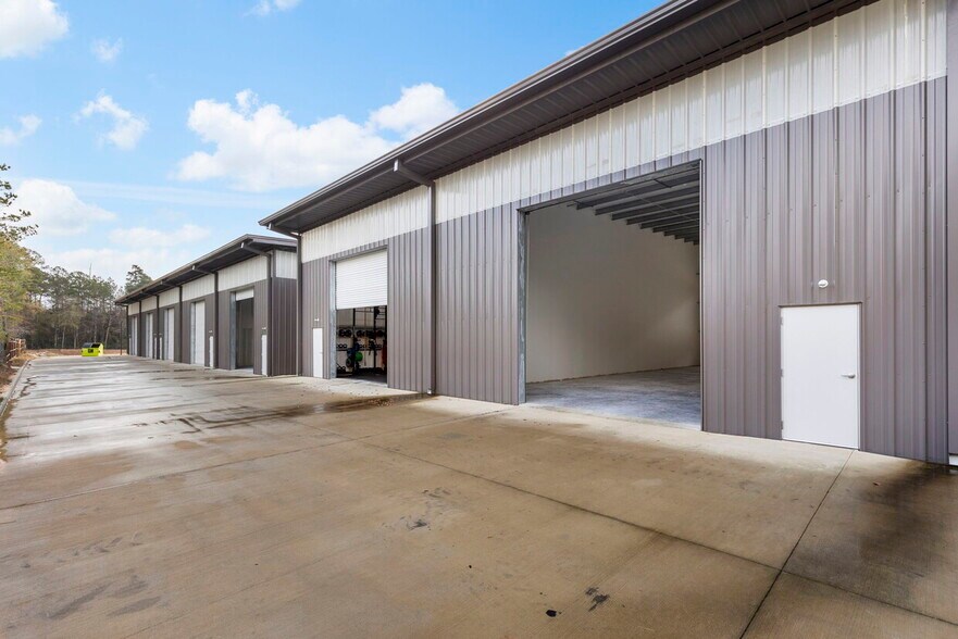 More Photos Of 28408 Sweetgum Rd, Magnolia Warehouse For Lease