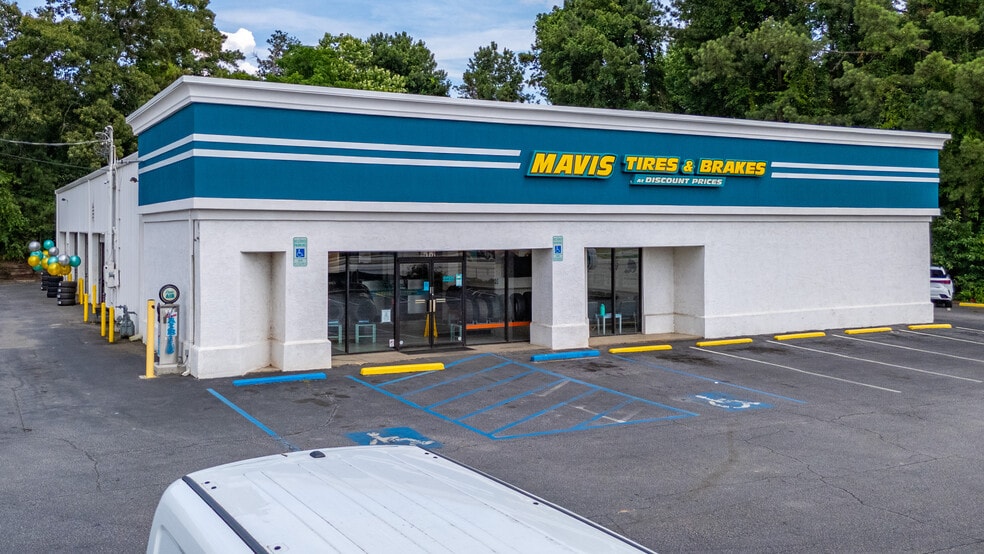 More Photos Of 7110 Highway 85, Riverdale Auto Repair For Sale