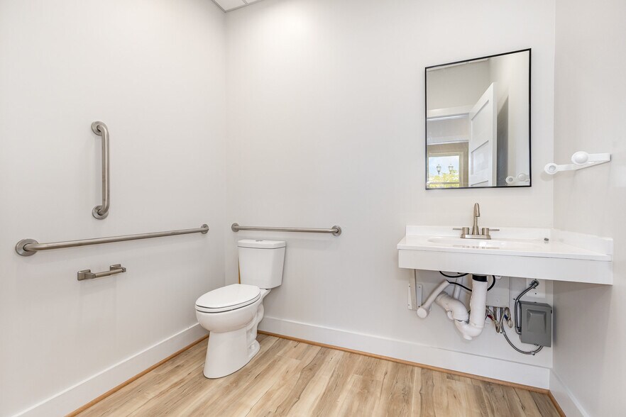 More Photos Of 9124 Courthouse Rd, Spotsylvania Office For Lease