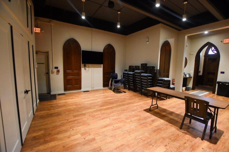 More Photos Of 611 E William St, Ann Arbor Sorority Fraternity House For Sale